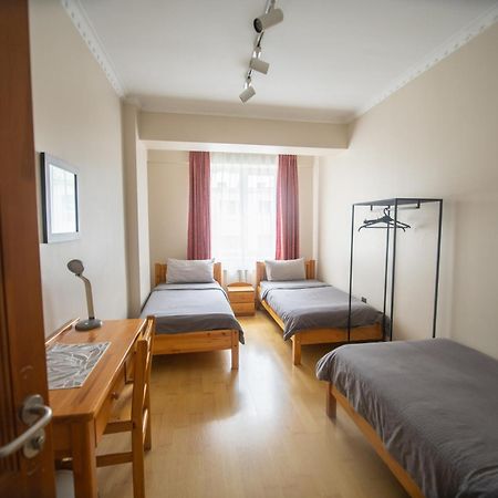 Zaya Hostel Oelan-bator Buitenkant foto